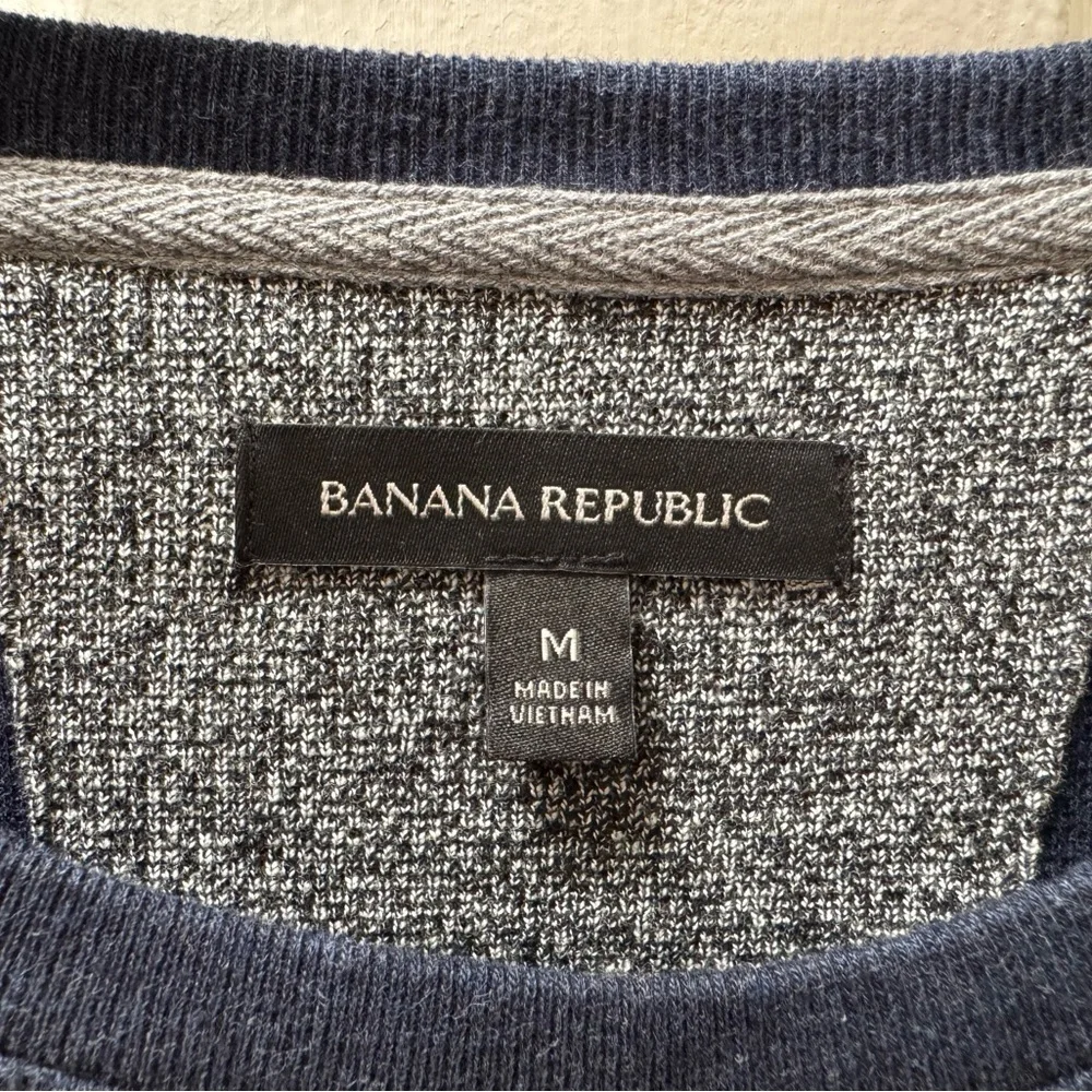 Banana Republic Men’s M Crew Neck Long Sleeve Mid-Layer Shirt, Heathered Navy